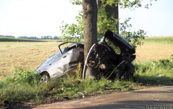 Groźny wypadek w Wawelnie. Samochód wpadł do rowu