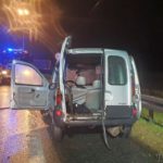 Dwa samochody zderzyły się w nocy w Dąbrowie. Są ranni