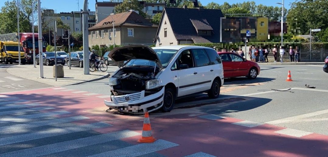 Wypadek z udziałem radiowozu w Opolu