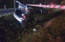 Audi dachowało na trasie Opole-Kluczbork. Samochód znalazł się w rowie