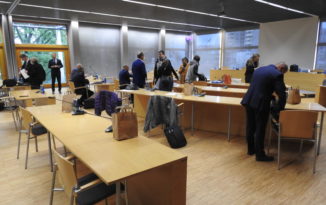 Sesja sejmiku ze zindywidualizowanym cateringiem i zgodnymi głosowaniami Sesja sejmiku ze zindywidualizowanym cateringiem i zgodnymi głosowaniami