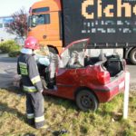 Wypadek w Prószkowie. Volkswagen uderzył czołowo w ciężarówkę