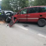Czołowe zderzenie samochodów w Opolu. Trzy osoby w szpitalu