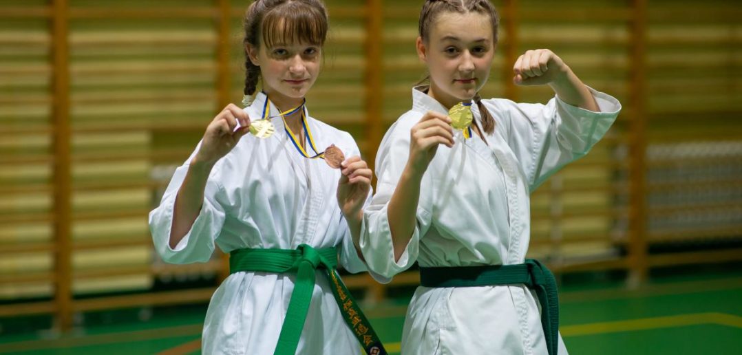 „Stać ich na jeszcze więcej”. Dobrzeński klub karate z kolejnymi medalami na koncie [ZDJĘCIA]