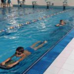 Pływanie bawi, rozwija i przeciwdziała problemom zdrowotnym. Anna Kocińska-Scholz o projekcie „Umiem pływać” [ROZMOWA]