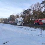 Groźny wypadek w Zawadzie. Ciężarówka zderzyła się z volkswagenem