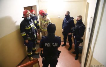 Opole. Z mieszkania 75-latki wydobywał się dym, interweniowali strażacy