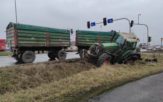 Opole. Kierujący ciągnikiem uderzył w sygnalizator i wpadł do rowu