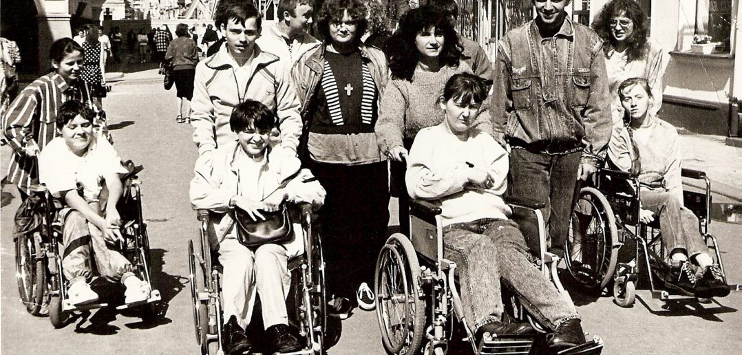 Jubileusz.  Fundacja Jednorogów obchodzi 30-lecie. Zaczynali, kiedy niepełnosprawnych trzymano tylko w domu
