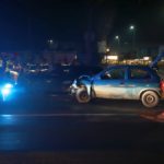 Zderzenie dwóch aut w Opolu. Kierowca opla uciekł zostawiając samochód na środku drogi. Szuka go policja