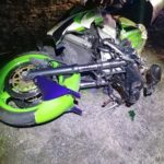 Motocyklista zderzył się z ciągnikiem. Kierowca jednośladu został ranny