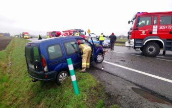 Zderzenie renault i mercedesa na obwodnicy Opola [aktualizacja]