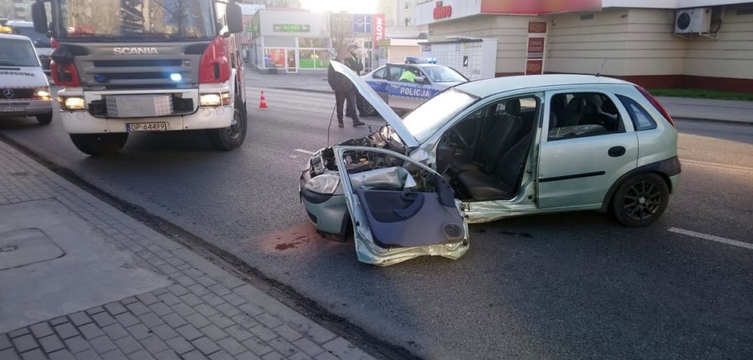 Opel uderzył w volvo na ul. Niemodlińskiej w Opolu