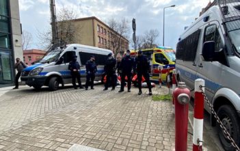 Mężczyzna zmarł przed bankiem na ul. Reymonta w Opolu