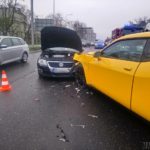 Dwa samochody zderzyły się na ul. Nysy Łużyckiej w Opolu