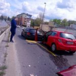 Zderzenie trzech samochodów na estakadzie w Opolu