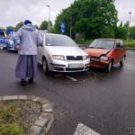 Zderzenie skody i tico na skrzyżowaniu w Opolu