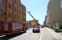 Z elewacji budynku na ul. Dubois w Opolu oberwała się ściana styropianu. Interweniowali strażacy