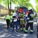 Wypadek na ul. Strzeleckiej w Opolu. Bus zderzył się z osobówką, którą jechała kobieta z dzieckiem