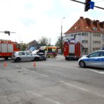 Zderzenie dwóch samochodów na skrzyżowaniu w centrum Opola