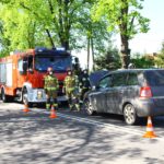 Wypadek na ul. Strzeleckiej w Opolu. Bus zderzył się z osobówką, którą jechała kobieta z dzieckiem