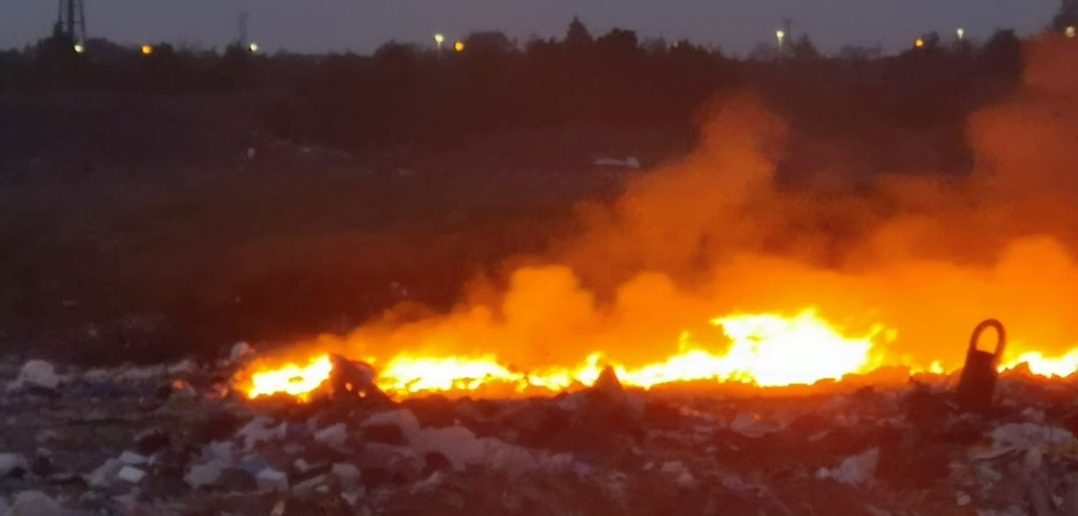 Pożar na wysypisku śmieci na ul. Podmiejskiej w Opolu