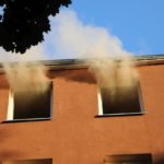 Pożar mieszkania na osiedlu Dambonia w Opolu. Jedna osoba poszkodowana