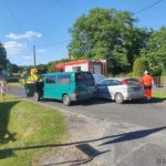 Dwa samochody zderzyły się w Jełowej. Jedna osoba trafiła do szpitala