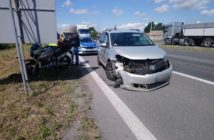 Kolizja na obwodnicy Opola. Osobówka zderzyła się z motocyklem
