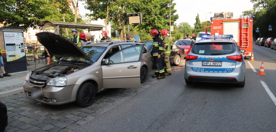 Zderzenie czterech samochodów na ul. Piastowskiej w Opolu