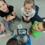 Super programowanie na dywanie z Robotem Photon, innowacja realizowana w Publicznym Przedszkolu w Chróścicach