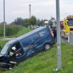 Zderzenie busa ze skodą w miejscowości Jełowa na dk 45