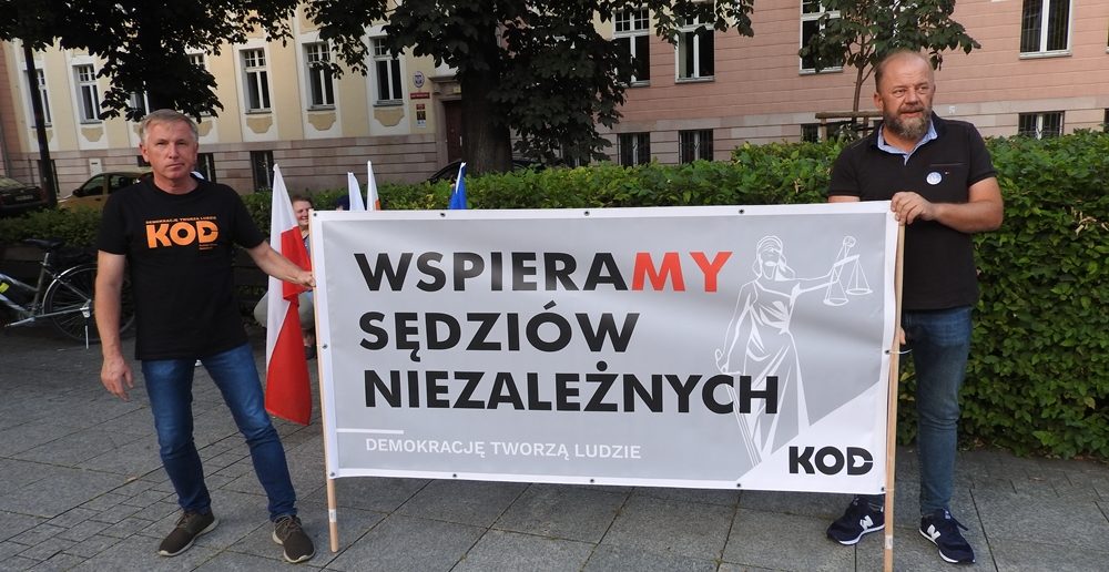 Wolni Ludzie z Opola w Dniu Solidarności z Represjonowanymi Sędziami