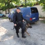 Mężczyzna zabarykadował się z bronią w mieszkaniu na ul. Kępskiej w Opolu