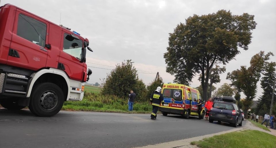 Ford zderzył się z volkswagenem golfem w Chróścicach