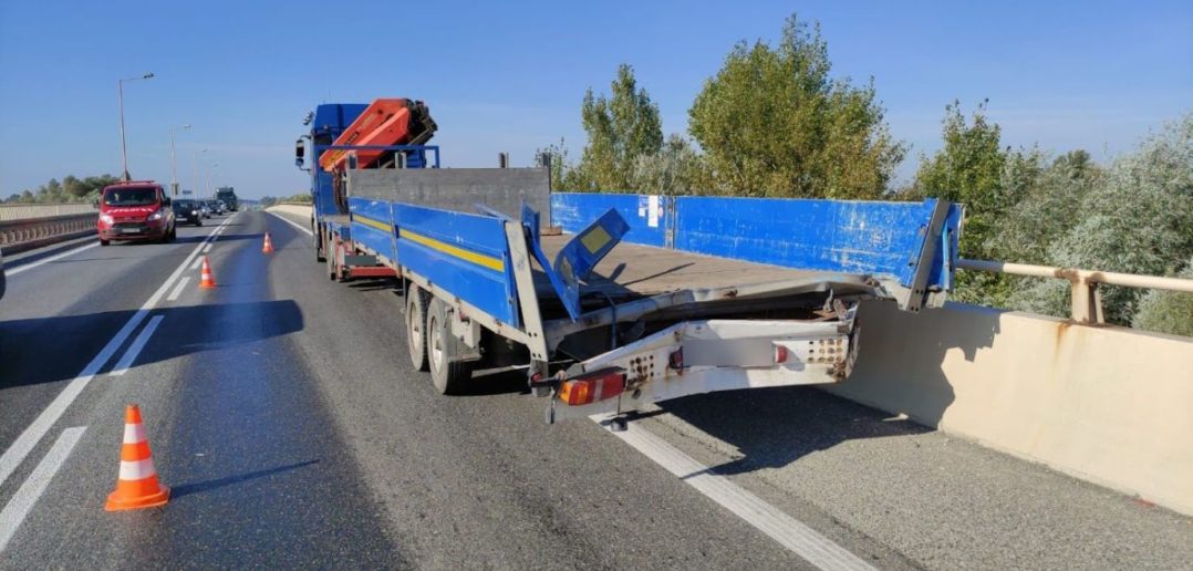 Dwie ciężarówki zderzyły się na obwodnicy Opola