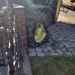 Osobówka zderzyła się z traktorem w powiecie namysłowskim