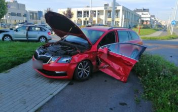 Kolizja w Opolu. Dwie skody zderzyły się na alei Solidarności