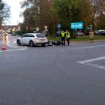 Zderzenie motocyklisty z samochodem w Kluczborku. Jedna osoba została ranna