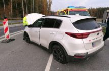 Kolizja na obwodnicy Niemodlina. Kierująca kią uderzyła w bariery ochronne