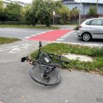 72-latek w bmw potrącił rowerzystę na oznakowanym przejeździe dla rowerów w Opolu. Rowerzysta był nietrzeźwy