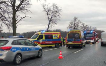 Groźny wypadek na trasie Opole-Nysa. Na miejscu lądował LPR