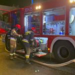 Pożar warsztatu samochodowego w Opolu. Przyczyną mogła być rzucona petarda