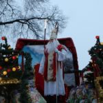 Orszak św. Mikołaja ruszył w drogę, by obdarować dzieci w Kępie