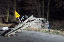 Kierowca bmw skosił słup energetyczny i zakończył jazdę w rowie. Był pijany i pod wpływem narkotyków