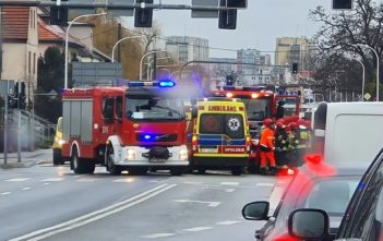 Dwa samochody osobowe zderzyły się na skrzyżowaniu w Opolu