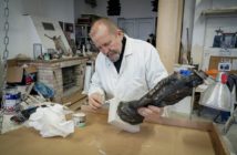 2645 zł za miniaturę pomnika Czesława Niemena! Uniwersytet Opolski zagrał z Orkiestrą