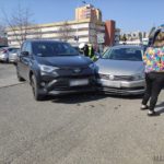 Zderzenie dwóch pojazdów przy szkolnym parkingu w Opolu