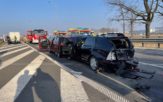 Zderzenie pięciu pojazdów na obwodnicy Opola. Dwie osoby zabrane do szpitala