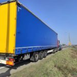 Zderzenie dwóch ciężarówek na obwodnicy Opola